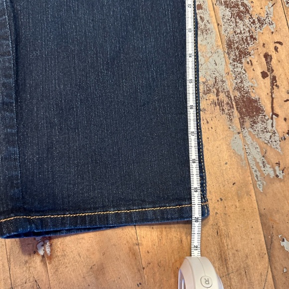 EUC- Chico Sz 1 (size 8) dark wash capris!! Dress up or dress down! - Picture 3 of 4